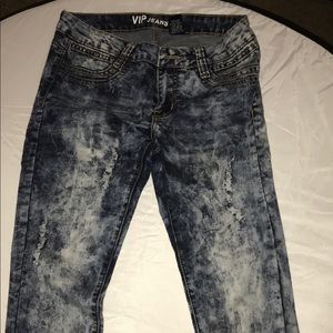 Fading, Pre-Distressed Jeans.